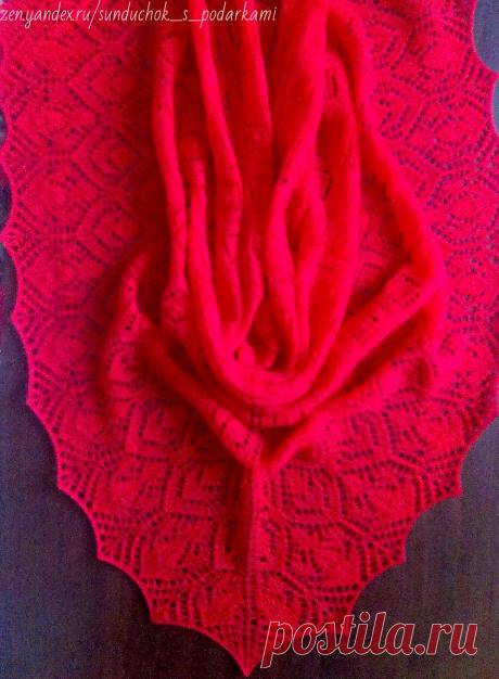 🧶 Описание и схема вязания шикарной красной шали «Земляничная поляна» | Сундучок с подарками | Дзен
