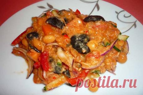 Салат с тунцом и помидорами | Кухарята.ру