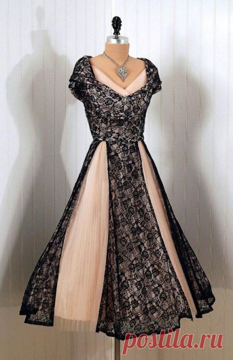 1950's Vintage Black and Pink Chantilly-Lace Tulle Illusion Couture…