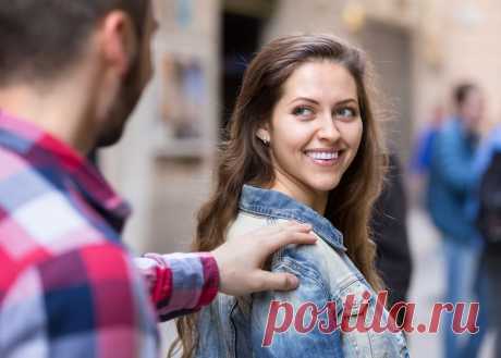 Комплименты девушке про голос: что сказать, примеры Попробуйте сказать комплимент девушке про голос, и она тут же растает. Поверьте, большинство мужчин замечают абсолютно все: цвет глаз, красивую фигуру и