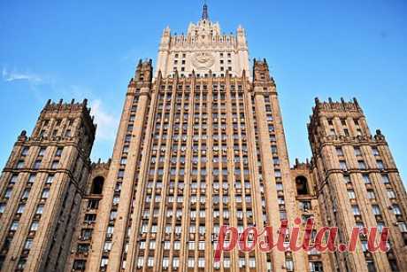 МИД России пообещал Канаде ответные меры на чествование экс-бойца СС. МИД России предпримет шаги в контексте отношений с Канадой в ответ на чествование экс-бойца дивизии СС «Галичина» Ярослава Хунки в парламенте страны. В МИД подчеркнули, что публичное восхваление Хунки «как нельзя лучше характеризует правящий режим премьера Трюдо, взявшего на вооружение оголтелую русофобию».