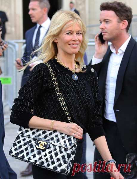 Как провинциальная девушка, которую считали невзрачной простушкой, стала эталоном красоты для всего мира Кажется невообразимым, что Клаудии Шиффер — 50. Она одна из немногих моделей, чье имя знают даже далекие от мира моды люди. Ее лицо появлялось на обложках самых известных изданий мира, журнал Peop…