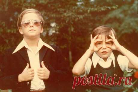 Пользователи сети делятся снимками, на которых они совсем маленькие, но такие крутые | Люблю Себя