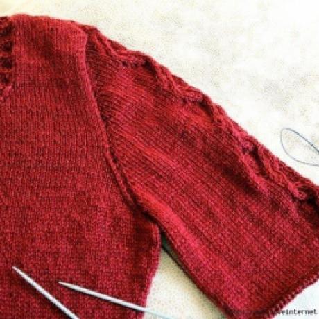 Шапочка, Вяжем рукав сверху, УЗОР В КОПИЛКУ - АЖУРНАЯ ДОРОЖКА, Тапочки Чиполлино. Мастер-класс, Соединяем края изделий, Филейка в копилку, Схемы подола юбки или платья, Шапочка для девочки вязанная крючком, Ажурный топ без бретелей, Теплый снуд связан крю