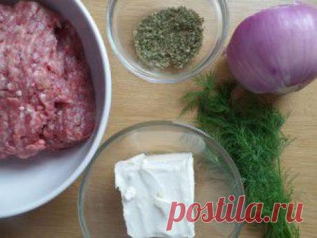 Тефтельки с брынзой в сметанно-горчичном соусе