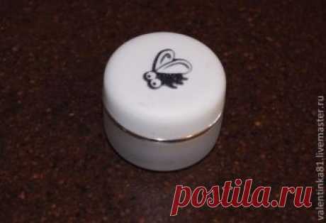 Делаем сами средство от комаров Вы уже открыли дачный сезон? И уже приняли решение закупиться всем аптечно-магазинным ассортиментом средств для отпугивания комаров? Не спешите, давайте попробуем сами сделать душистый бальзам.