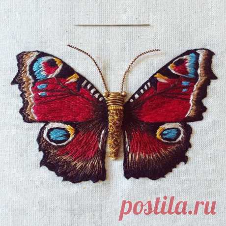 Sophrosyne (n.) an ancient Greek concept of a healthy state of mind, characterised by self-control, purity, moderation, and a deep awareness of one's self, resulting in true happiness
#TheOldeSewingRoom