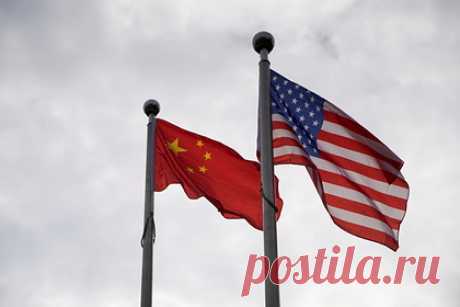 В США назвали наиболее опасную для себя страну. Американцы рассказали, какую страну считают самой большой угрозой для США. Большинство граждан страны назвали Китай наиболее опасным государством для Штатов, передает телеканал Fox со ссылкой на исследование Института Рональда Рейгана. При этом в 2018 году опасность в Китае видели 21 процентов американцев.