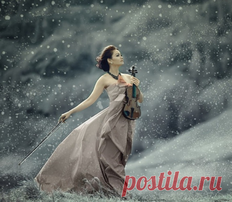 Мой мир! прими меня такой - какая есть...
с моей поэзией души, и жизни прозой...
мой мир...и каждому из вас в нём место есть:
кому-то нужен солнца свет...кому-то звёзды...
Мой мир... полёт души - за облака,
взмах крыльев бабочки прекрасной, невесомой...
и ароматы лепестков цветка...и россыпь чувств, до боли всем знакомых...
мой мир - как радуга, он ярок и красив...
и даже если дождь стучит по лужам...
во всём стараюсь видeть позитив...и зонтик, чтоб укрыться, мне не нужен....