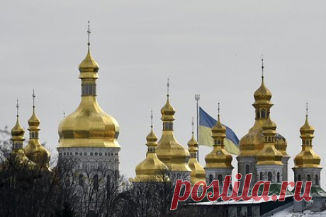 В РПЦ отреагировали на планы Украины избавиться от «двоецерковности». Слова советника главы офиса президента Украины Михаила Подоляка о намерении закончить эру «двоецерковности» в стране и избавиться от «лишней» православной церкви демонстируют презрение украинских властей к принципам религиозной свободы, заявил «Ленте.ру» представитель РПЦ Вахтанг Кипшидзе.