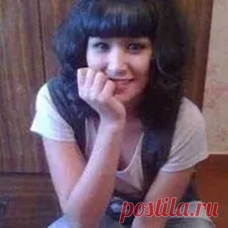 Всем привет! меня зовут Карина. я очень люблю вязать. вязать крючком, вязать спицами и вообще люблю творить что-то своими руками. в моих видео я хочу научить мастериц тому чего я умею ,хочу пделиться радостью со всем миром. на мой взгляд вязание-это самый интересный, самый доходный вид творчества. я всем рекомендую научиться вязать крючком и спицами...желаю успехов