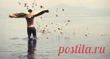 Когда-нибудь ты поймешь, что бывают люди, которые никогда не предают, но для этого придется пройти через очень много предательств / Модное Настроение