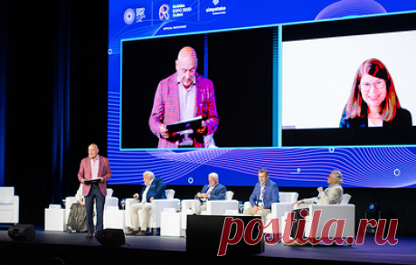 Дискуссия "Russia: mindful brain" с участием Владимира Познера прошла на "Экспо-2020". Мировые исследователи мозга и философы обсудили с Владимиром Познером будущее нейронауки и значение нейротехнологий