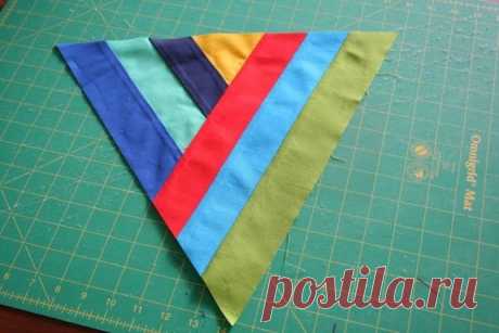 Подушка из разноцветных полос