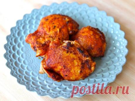 Курица с копченой паприкой Как приготовить вкусную курицу с копченой паприкой, используя куриные бедра или грудки без кожи. Легкий рецепт с использованием 5 простых ингредиентов. Кошерная, Мясная.
