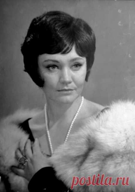 Булат Окуджава и Лариса Лужина: любовь как спасение