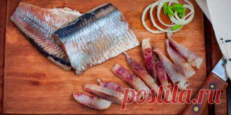 3 способа быстро разделать селёдку