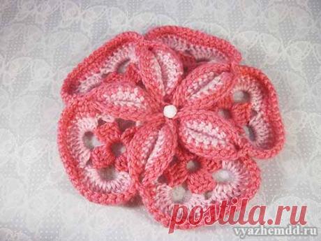 (+1) Объемный цветок из мотивов (вязание крючком)
