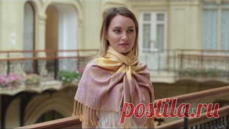 Как стильно завязывать палантин.