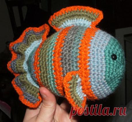 Apocalypse Knits: Fredde the Fish pattern