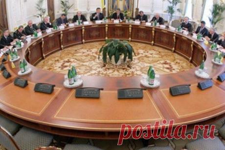 Чиновники отчитались о гуманитарной помощи: Каждый укробеженец получил по 40 тонн помощи! | Ваше мнение