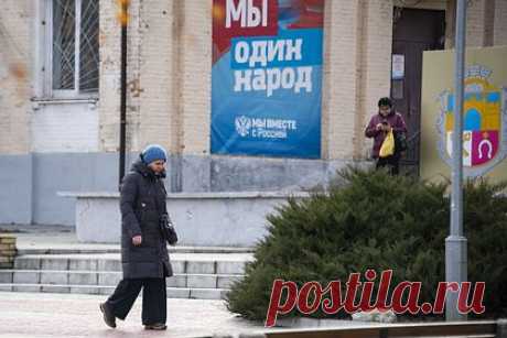 В Запорожье раскрыли число пострадавших при обстреле ВСУ Васильевки. В результате обстрела Васильевка со стороны Вооруженных сил Украины (ВСУ) погибли пять человек, 15 пострадали, сообщил врио губернатора Запорожской области Евгений Балицкий. Также стало известно, что были ранены четыре сотрудника МЧС, один из спасателей находится в крайне тяжелом состоянии.