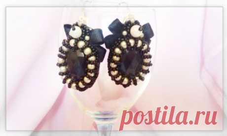 Оригинальные серьги из бусин и бисера.