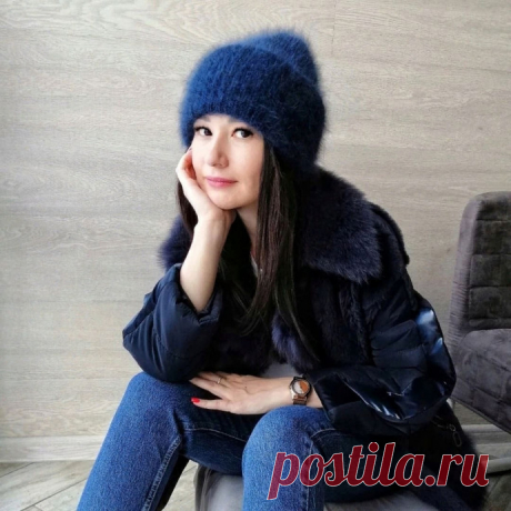 Шапка с 2-мя отворотами, вяжеи спицами Автор viktori_viktШапка с 2-мя отворотами, оооочень тёплая, при этом мягкая и не "мнет" прическу.Размер 56-57.Автор "тестдрайвила" её в самую холодную часть зимы : "Она теплая!!!" Двойной отворот делает её непродуваемойНам понадобиться: ангора Биаджоле Модесто (80% ангора, 20% п/а) 566...