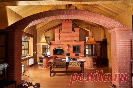 Счастливый человек, понимаешь ли! Случайно как-то раз попал в один азербайджанский ресторан - неплохой, популярный. Официанты засуетились, несут мне книгу отзывов. Потом, смотрю, опять идут: -…