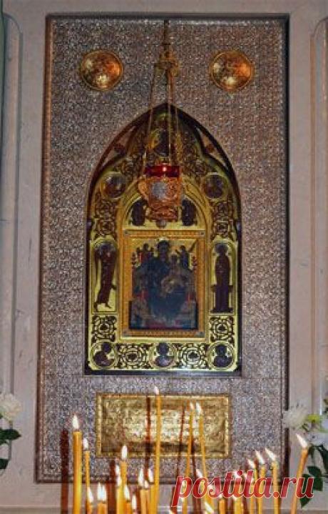 Чудотворная икона Божией Матери, именуемая «Всецарица» (по-гречески – «Пантанасса»). Явила свою чудотворную силу против колдовских чар, имеет благодать исцеления от раковых болезней. Чудотворный список иконы находится в храме Всех Святых Алексеевского монастыря.