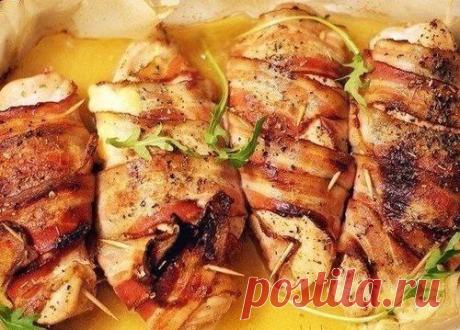Куриное филе, запеченное с сыром и беконом