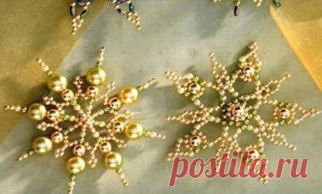 Снежинки из бисера