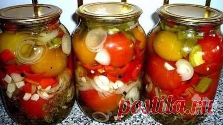 Помидоры с луком в масле