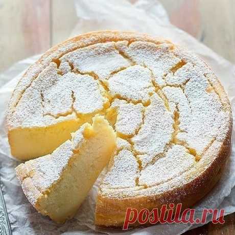 Итальянский треснутый пирог «Мильяччио» Ингредиенты (форма 20–22 см):Манная крупа из твердых сортов пшеницы — 180 гМолоко — 500 мл Вода — 300 мл Сахар — 250 г Рикотта — 250 г Яйца — 3 шт. Сливочное масло — 50 г Апельсин — 2 шт. Лимон — 2...