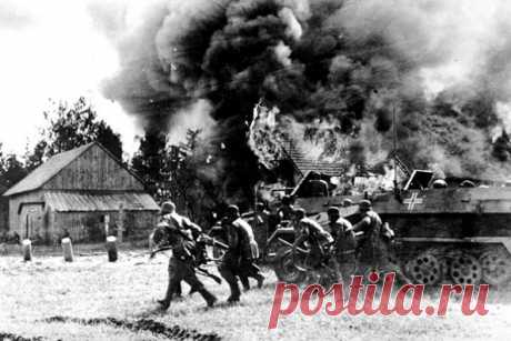 В 5 часов 15 минут утра 22 июня 1941 года нарком иностранных дел СССР Вячеслав Молотов принял посла Германии графа Фридриха-Вернера фон дер Шуленбурга, вручившего меморандум об объявлении войны Германией.