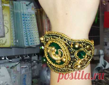 Зелёный агат, бисер и хрусталь, натуральная кожа... Без комментариев - шикарно!