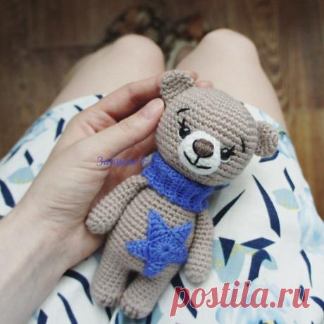 Милый вязаный мишка :)
Автор игрушки: Екатерина Зайцева
за основу взята схема полярного мишки