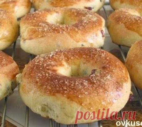 Пышные бублики к чаю или кофе.