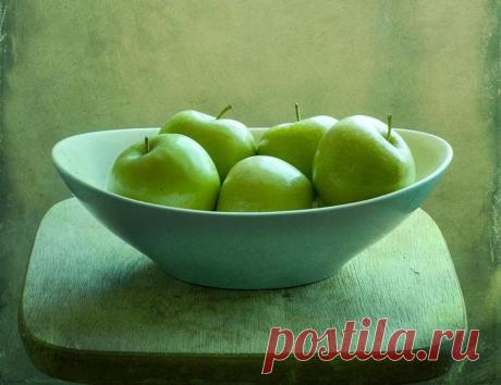 Сохраняем молодость лица: Метод китайских наложниц Этот метод был распространен у китайских наложниц, которые таким способом поддерживали кожу лица в хорошем состоянии.Также этот метод помогает снять вербальную гетероагрессию, снять блок с мышц шеи, я...