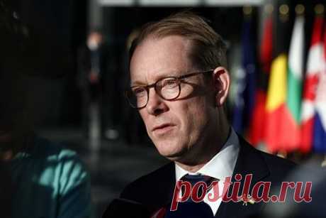 Глава МИД Швеции прокомментировал сроки вступления страны в НАТО. В течение ближайших нескольких недель парламент Турции может официально ратифицировать протокол о членстве Швеции в НАТО. Об ожидаемых сроках вступления страны в западный блок заявил глава МИД Швеции Тобиас Билльстрем. Он отметил, что Анкара при этом не стала предъявлять новых требований.