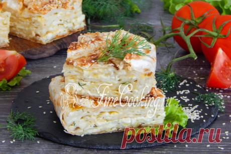 Пирог из лаваша с сыром и зеленью Один из самых моих любимых рецептов несладкой домашней выпечки из лаваша - с сыром.