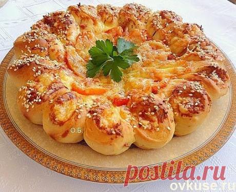 Мясной пирог с моцареллой