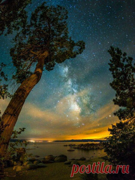 Млечный путь над озером Тахо, США. / Физика невозможного!