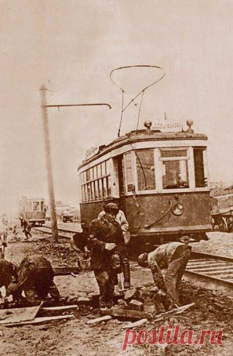 Прокладка первого трамвайного маршрутгод. / История цивилизаций!