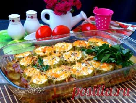 Картошка с фаршем и кабачками в духовке - 8 пошаговых фото в рецепте Предлагаю вам приготовить картошку с фаршем и кабачками в духовке. Это незатейливое и сытное блюдо разнообразит домашнее меню и порадует ваших домочадцев. Фарш можно использовать любой, я брала фарш из индейки. Картошку, запеченную в духовке с фаршем и кабачками, можно предложить в качестве ...