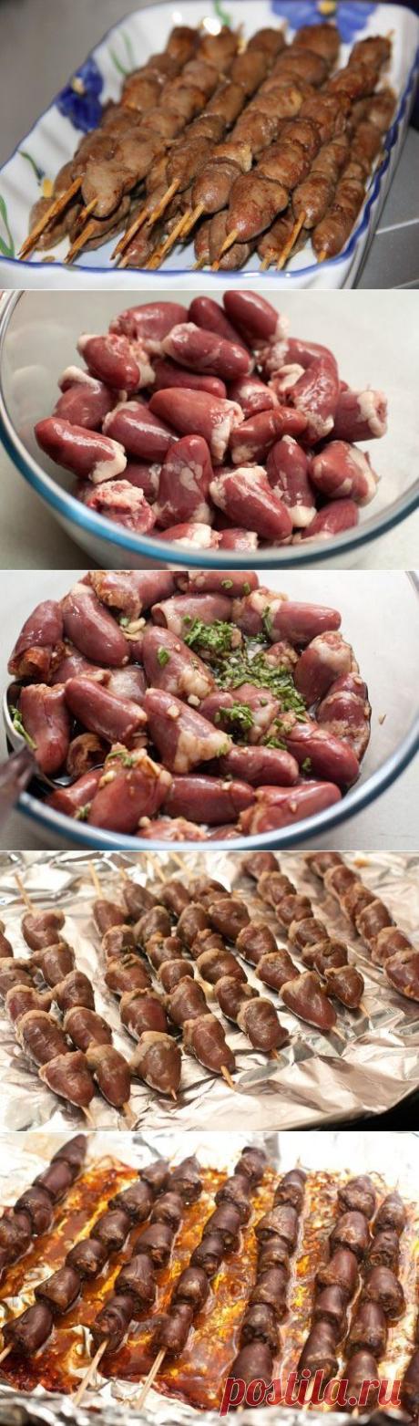 Шашлычки из куриных сердечек
Вам понадобится:
Сердце куриное 700 г
Соевый соус 100 мл
Чеснок дольки 2 шт.