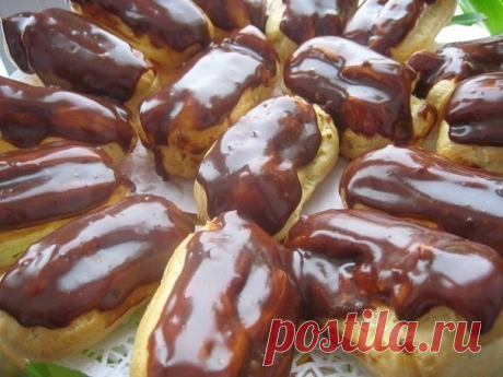 "Заварные пирожные"
Ингредиенты:
- 1ст. пшеничной муки
- 100г маргарина
- 1 ст. воды
- 3 яйца -
- 0.5 ст. сахара
- 0.5 ст. молока
- 150г сливочного масла
Приготовление:
1.Растопить в кастрюле сливочный маргарин (или масло), налить 1 стакан холодной воды, на кончике ножа добавить соду и соль, все кипятить и, не снимая с огня, добавить муку, тщательно перемешать. Как только тесто заварится, снять с огня, вбить яйца.
2.Тесто выкладывать столовой ложкой на смазанный маслом и...