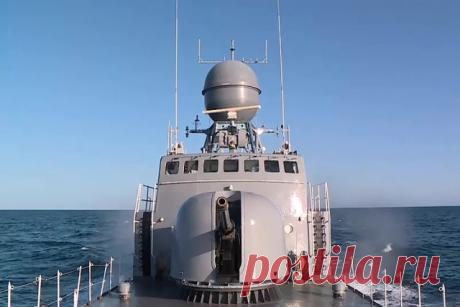 Военные учения «Морской пояс безопасности-2024». Военно-морские силы России, Ирана и Китая на учениях в Аравийском море отрабатывают обеспечение безопасности морской экономической деятельности.