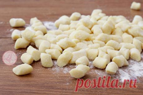 GNOCCHI DI PATATE facili ricetta base con o senza uova