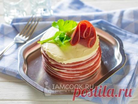 Торт из колбасы — рецепт с фото на Русском, шаг за шагом. Колбасный торт - прикольная закуска для домашних тигров. #рецепт #закуска #закуски #еда